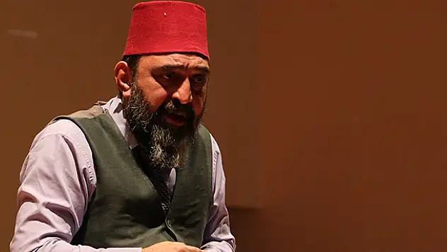 'İslam ümmetinin rol modeli Mehmet Akif Ersoy'dur'