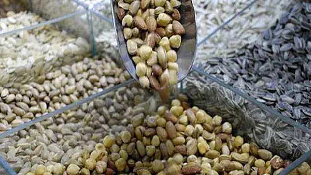 'İthal kuru yemiş tehlikeli, katiyen yemeyin'