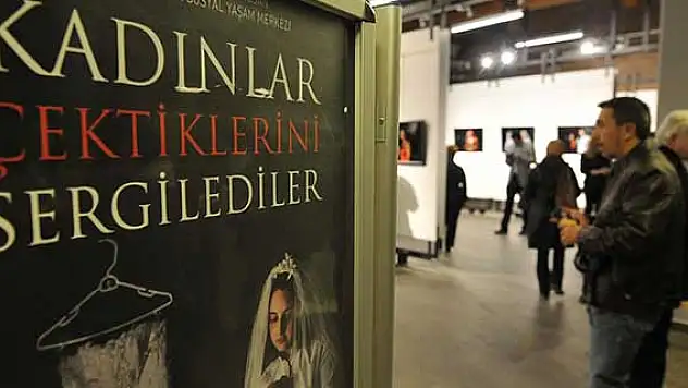 'Kadınlar Çektiklerini Sergilediler' fotoğraf sergisi açıldı