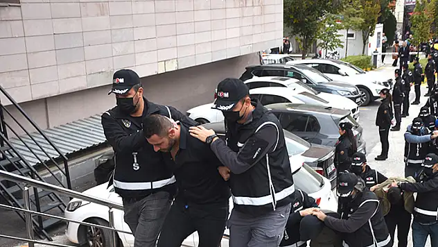 'Kafes' operasyonunun İzmir, Zonguldak, Samsun ve Eskişehir ayağında 59 şüpheli tutuklandı
