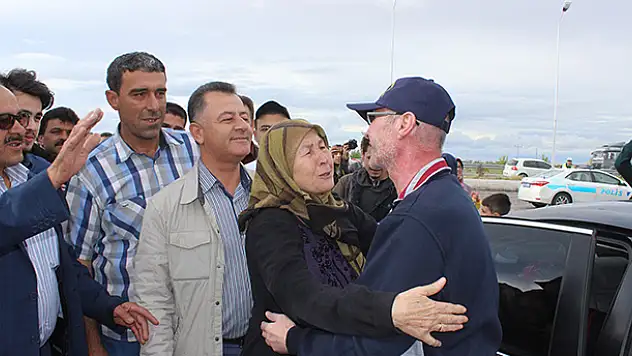 'Kahraman Polis'e Konya'da muhteşem karşılama