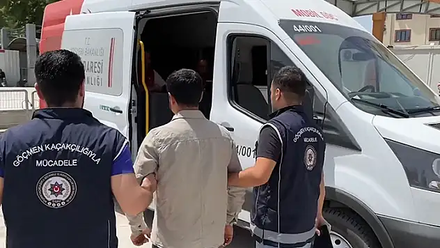 'Kalkan-24' denetimlerinde 1456 düzensiz göçmen yakalandı
