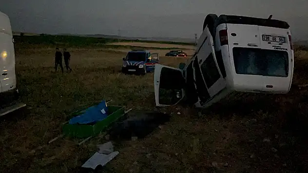  Kayseri'de hafif ticari araç şarampole devrildi: 1 ölü, 3 yaralı 