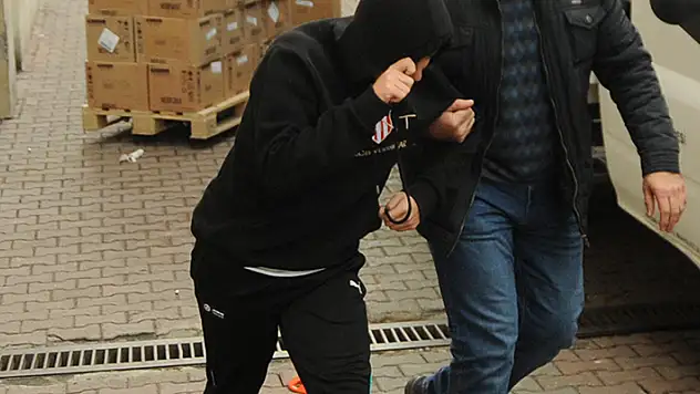 'Kelebek bıçak satışı' tartışmasında arkadaşını öldüren 14 yaşındaki sanığa müebbet istemi