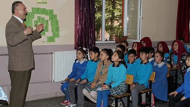 'Kitap okuyan insan, sütün kaymağı gibidir'
