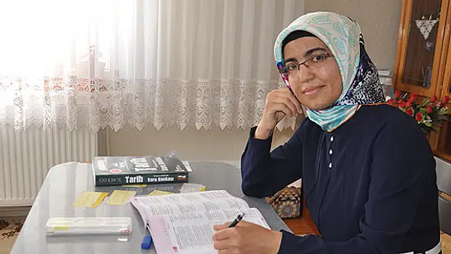 'Kızlar okumaz' diyenlere inat azmin adı oldu