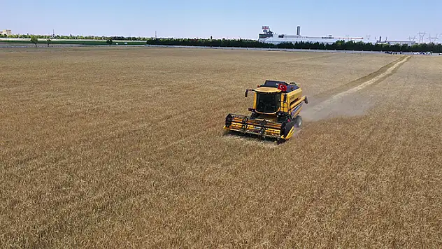  Konya Büyükşehir Belediyesi, atıl durumdaki 1 milyon 500 bin metrekare araziyi üretime kazandırdı! İhtiyaç sahiplerinin yüzünü güldürecek