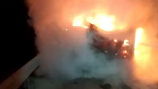 Konya'dan Hatay'a hurda taşıyan tır Tarsus'ta cayır ayır candı