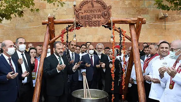 'Konya GastroFest' ünlü şeflerin katılımıyla başladı
