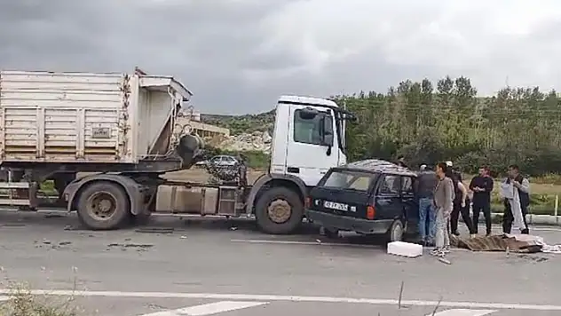  Konya-Isparta kara yolunda  tır ile otomobil çarpıştı: 1 ölü