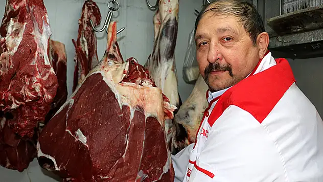 'Kurban etleri soğutulmadan üst üste poşete konulup dolaba atılırsa çürür' 