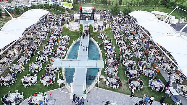  Meram Belediyesi ailesi iftarda buluştu 