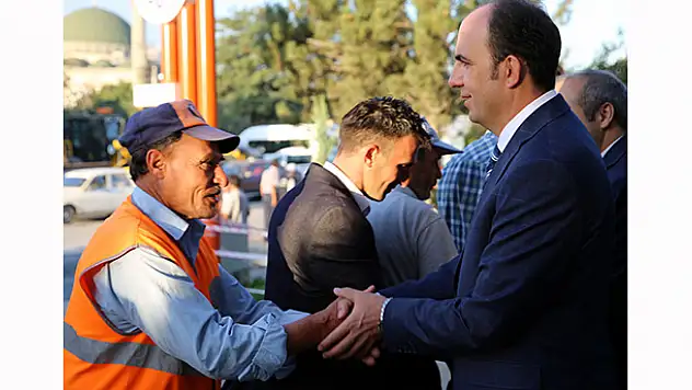 'Ne kadar hizmet edersek edelim millete olan borcumuzu ödeyemeyiz'
