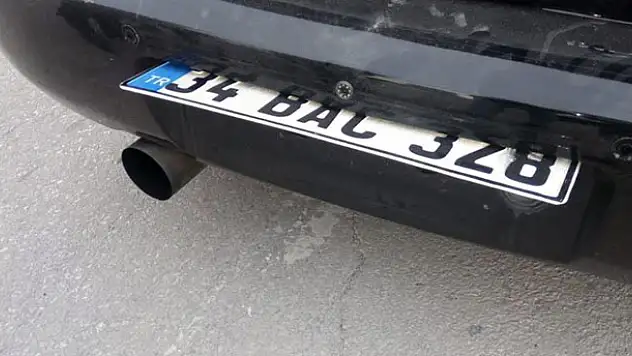 'Oynar plaka' takılı araç sahibine ceza
