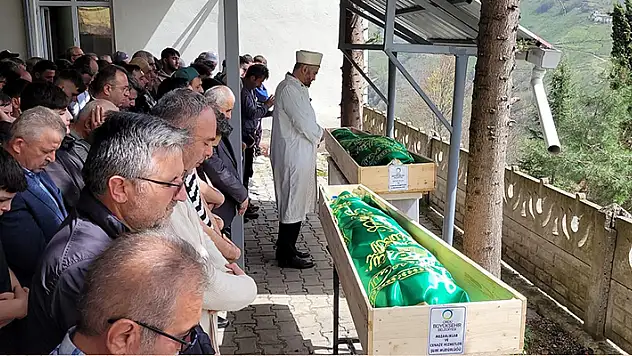 'Patpat' kazasında ölen baba- oğul, yan yana toprağa verildi
