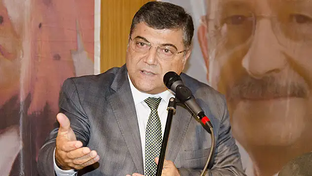 'Politikada karanlık dönemi yaşıyoruz'
