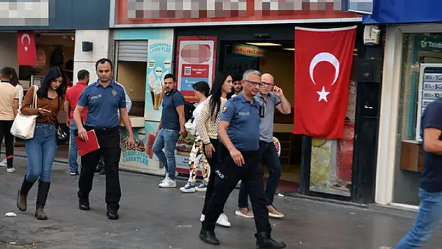 Restoranda dehşet! Çalışanı karnından bıçakladı!
