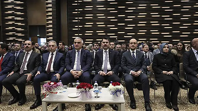 'Şehirlerin Kimliği, Kimliğin Geleceğe Taşınması ve Kültürel Etkileri' paneli düzenlendi