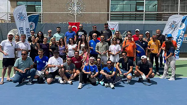 'Senyör Tenis Turnuvası'nda heyecan dindi
