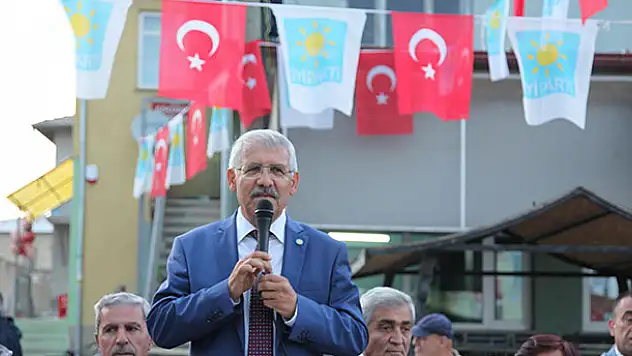 'Siyaset bir hizmettir'