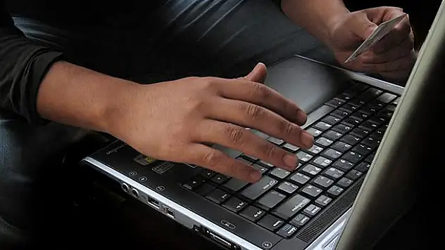 'Sosyal medya alışverişlerinden uzak durun' uyarısı