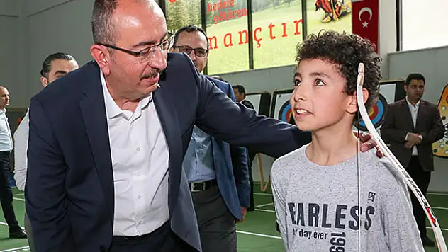 'Spor yatırımları ve gençlik projeleri bizim için çok değerli'