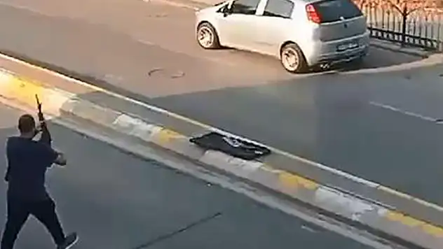  Sultanbeyli'de tazminat konusunda anlaşamayan işçi, iş yerine böyle kurşun yağdırdı