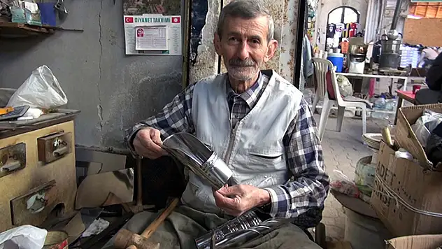 'Türkiye Ahisi' 69 yıldır makine kullanmadan krom kürek üretiyor
