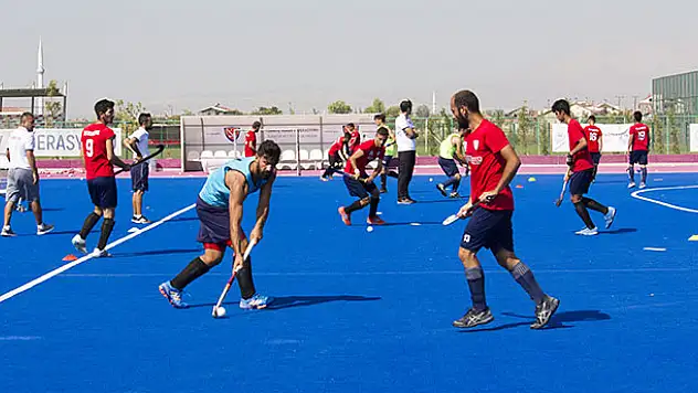 'Türkiye hokeyde şaha kalkmış vaziyette'