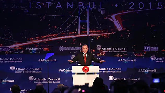 'Türkiye onurlu mücadelesinde yalnız bırakıldı'