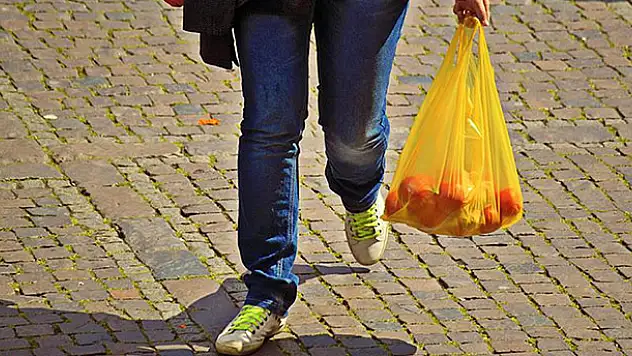 'Ücretli poşet uygulaması çevreyi korumak adına olumlu bir gelişme'