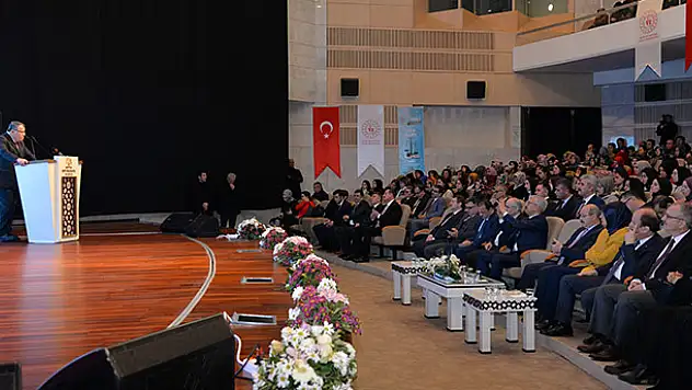 'Ülkemiz dünyanın vicdanını tek başına temsil etmektedir'