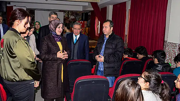 'Ülkenin geleceğine sizler yön vereceksiniz'
