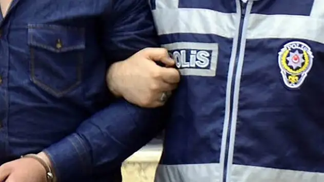 'Usulsüz dinleme' operasyonunda Konya'dan bir polise gözaltı
