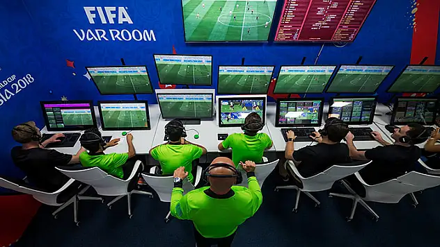 'VAR'da devrim gibi karar
