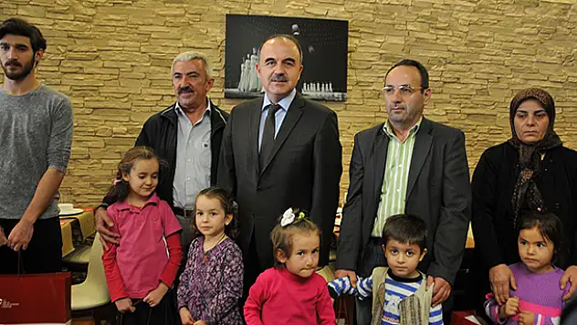 'Yalnız Değilsiniz, Türkiye'nin En Büyük Ailesi Projesi'