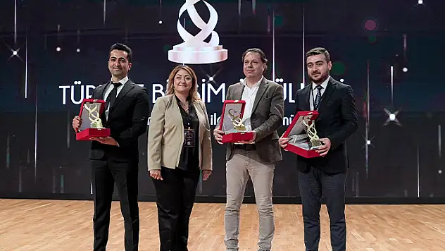 'Yanıbaşımda Karatay' Türkiye'nin en iyi projeleri arasında
