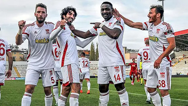 'Yiğidolar' 3 puanı 3 golle aldı