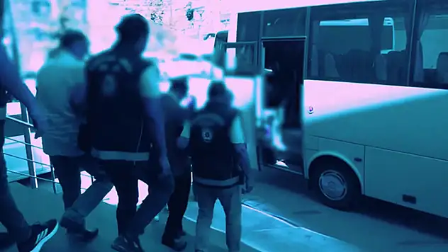 1 haftada 149 göçmen kaçakçısı ve 2 bin 563 düzensiz göçmen yakalandı
