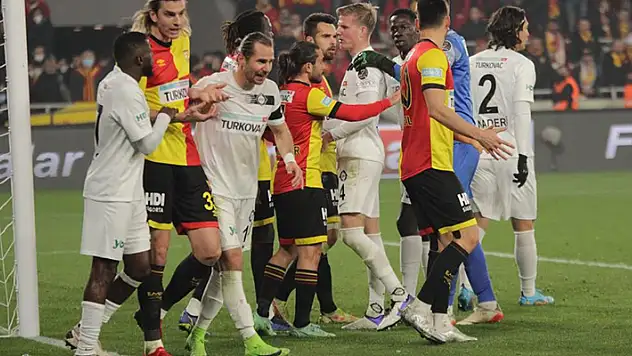 1. Lig'de İzmir derbisi heyecanı!
