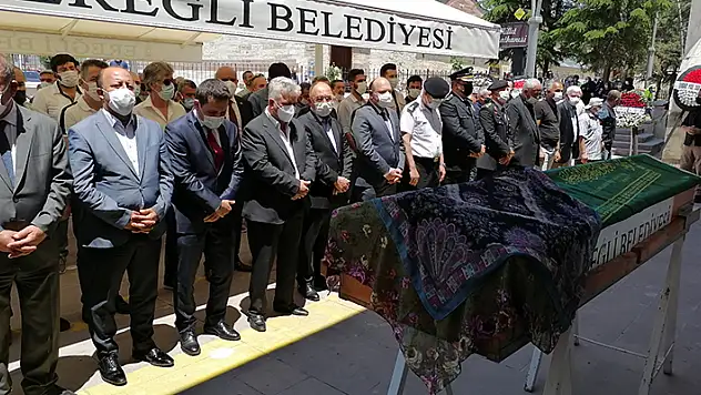 1. Ordu Komutanı Orgeneral Musa Avsever, Konya'da kayınvalidesinin cenazesine katıldı

