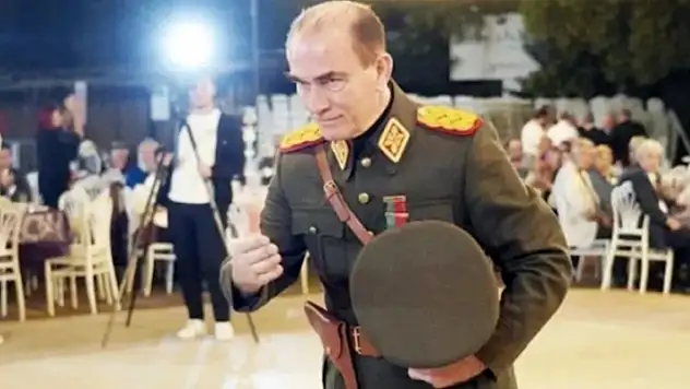 1 saatte kazandığı para dudak uçuklatıyor! Atatürk'e benzeyen şahıs meydan okudu