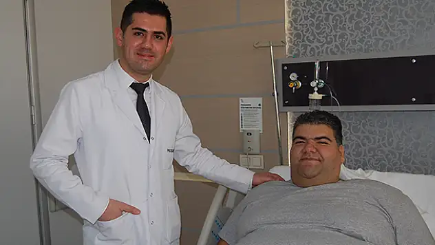 1 yılda 100 kilo verecek