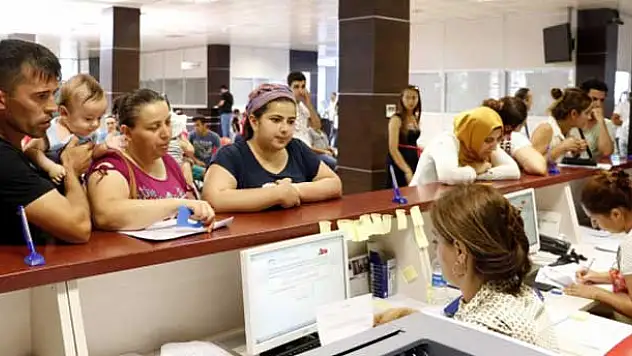10 bin Antalyalı anne destek için sıraya girdi