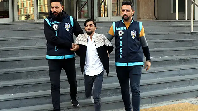 10 kişiyi 210 bin TL dolandıran hükümlü, mutfak dolabındaki gizli bölmede yakalandı

