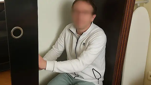 10 suçtan aranan hükümlü, evindeki kıyafet dolabında yakalandı