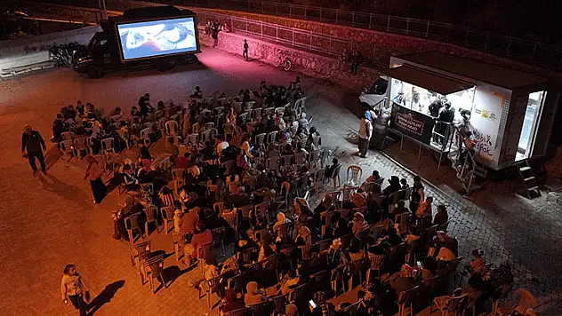 101 mahallesindeki Sinema Günleri'nde 70 binden fazla kişi katılım gösterdi