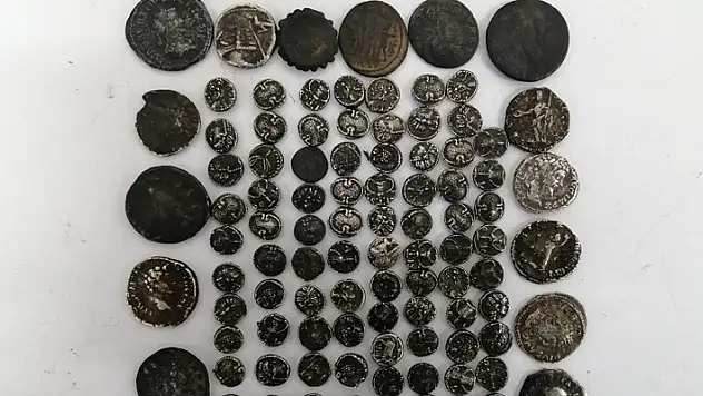 102 adet gümüş sikkeyi satmak için Konya'dan Eskişehir'e giderken yakalandı