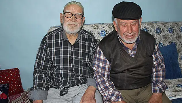 102 yaşında ihtiyaçlarını kendisi gideriyor