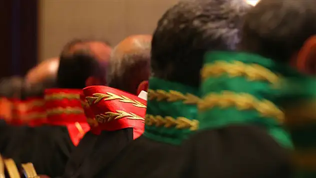 1034 hakim ve savcının görev yeri değişti